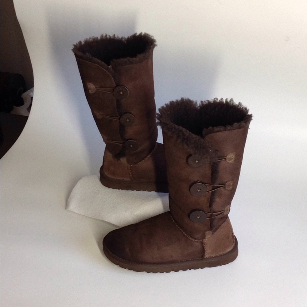 UGG Chocolate Bailey Button Triplet II Boo… - Picture 5 of 14